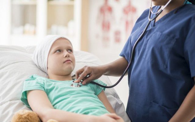 Nguyên nhân của khối u nội sọ ở trẻ em là gì?
